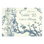 25ta tarjeta floral azul de la invitación del aniv