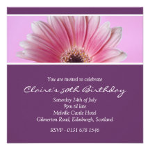 50.a invitación floral rosada de la fiesta de cump