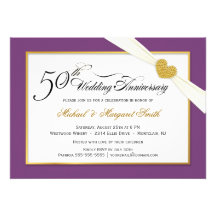50.o Invitaciones del aniversario de boda - púrpur Comunicado