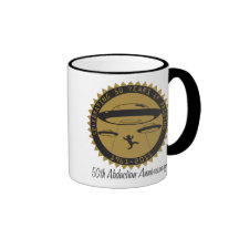 50.o Taza del vidrio del aniversario de la abducci