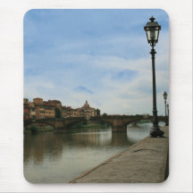 A lo largo del río Arno Alfombrillas De Ratones