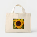 Abeja en la mini bolsa de asas del girasol