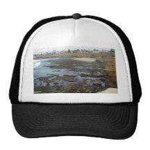 Acantilados de la playa del océano de Tidepools Gorras De Camionero