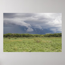Acercamiento de la tormenta posters