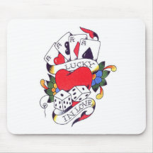 AFORTUNADO EN TATUAJE DEL AMOR ALFOMBRILLAS DE RATÓN