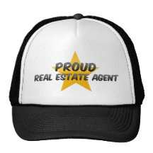 Agente inmobiliario orgulloso gorro de camionero