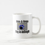 Ahorre una explosión del tambor… un audiólogo taza de café