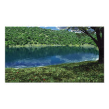 Al lado de la impresión de la foto de las aguas pr