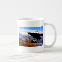 Ala delta sobre la costa de California Taza