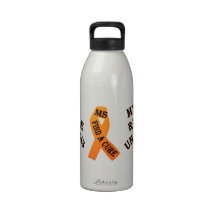 ALCOHOL INTACTO DE LA BOTELLA DE AGUA DEL MS