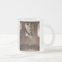 Alguien que me mira. taza de café