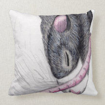 almohada encapuchada negra de la rata