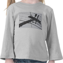 Alto voltaje - foto industrial blanco y negro camisetas