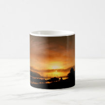 Amanecer de un nuevo día taza