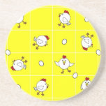 Amarillo feliz lindo de la danza del pollo posavasos personalizados