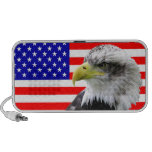 American Eagle y altavoz patriótico de la bandera