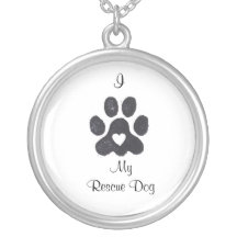 Amo mi collar del perro del rescate