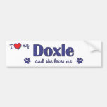 Amo mi Doxle (el perro femenino) Etiqueta De Parachoque