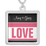 AMOR:: con los nombres rosados y el collar negro