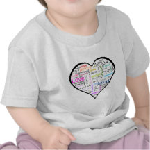 Amor en todo el corazón de las idiomas camiseta