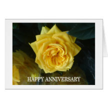 Aniversario del rosa amarillo tarjetón