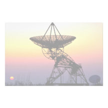 Antena de plato de la radioastronomía papelería de diseño