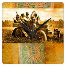 APACHES Y GERONIMO QUE CONDUCEN UN COCHE DE MOTOR RELOJES DE PARED