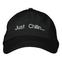 Apenas Chillin…. Gorra De Beisbol
