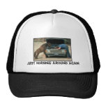 Apenas Horsing alrededor otra vez Gorros