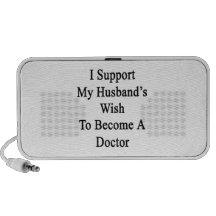 Apoyo el deseo de mi marido para hacer doctor altavoz de viajar