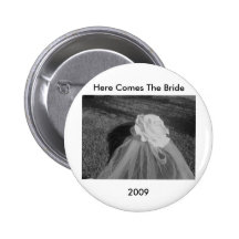 Aquí viene la novia pins