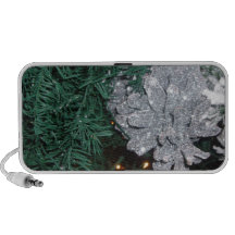 Árbol de navidad con el cono del pino de plata notebook altavoces