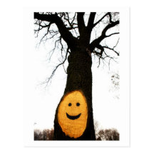 Árbol feliz tarjeta postal