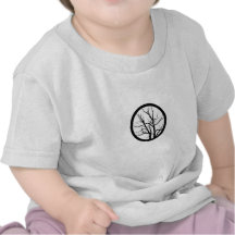 Árbol muerto camisetas
