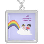 Arco iris y collar de la amistad de las nubes