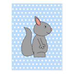 Ardilla gris en modelo de lunar azul postal