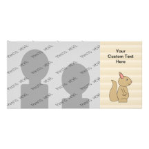 Ardilla linda, fondo beige de la raya tarjeta fotografica personalizada