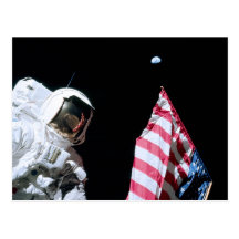 ASTRONAUTA, BANDERA DE LOS E.E.U.U.Y TIERRA TARJETAS POSTALES