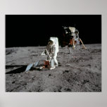 Astronauta y módulo lunar "Eagle " de Apolo 11 Posters