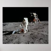 Astronauta y módulo lunar "Eagle " de Apolo 11 Posters