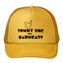 Azada de Tommy y el gorra de Barncats