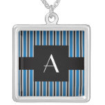 Azul y rayas negras del monograma colgantes
