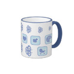 azules cielos con la taza de té de la mariposa