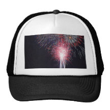 Bahía de Diego de los fuegos artificiales en el cu Gorro