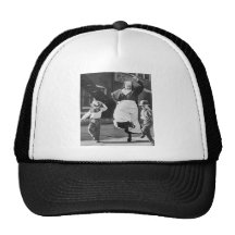 Bailando el día ausente gorros bordados
