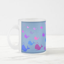 Ballenas en violeta y rosado azules taza