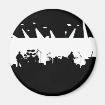 Banda en la silueta B&W del concierto de la etapa Imanes De Nevera
