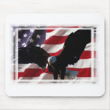 Bandera americana con Eagle calvo americano Alfombrilla De Raton