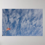 Bandera debajo de las nubes posters