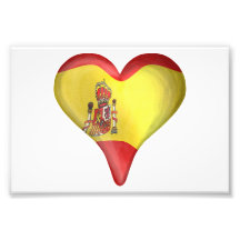 Bandera española en un corazón fotografias